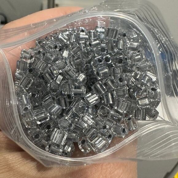 Approximately 1,800 Cubed Square Lined 4mm Glass Jewelry Craft Beads - Picture 4 of 4